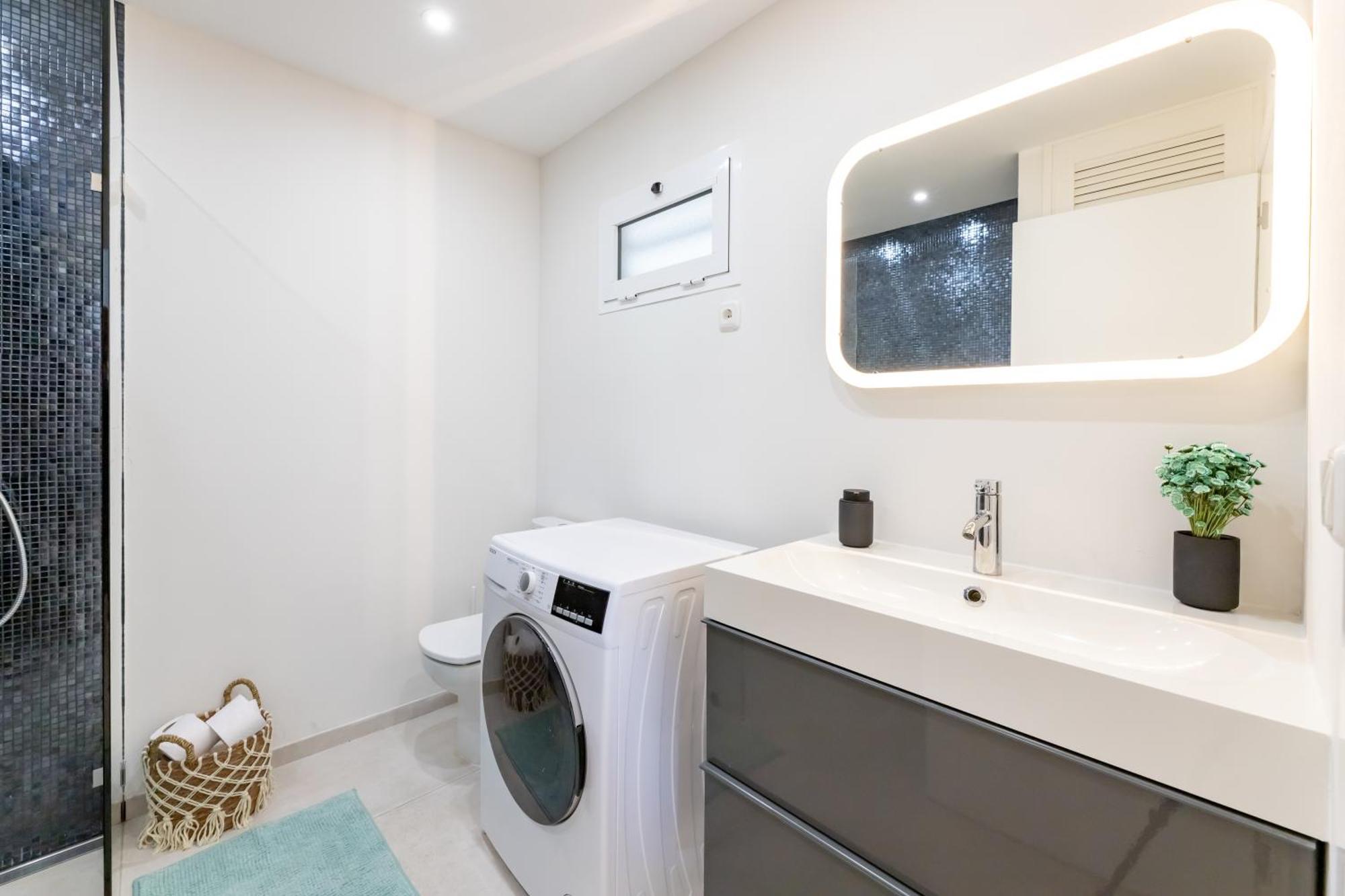 Stylish 2bd In The Centre 10 Minutes Away From The Appartement Torremolinos